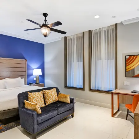 The Cincinnatian Hotel, Curio Collection by Hilton