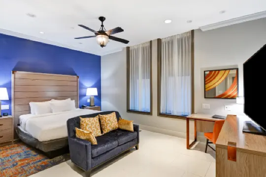 The Cincinnatian Hotel, Curio Collection by Hilton