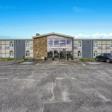 Travelodge by Wyndham Sarnia