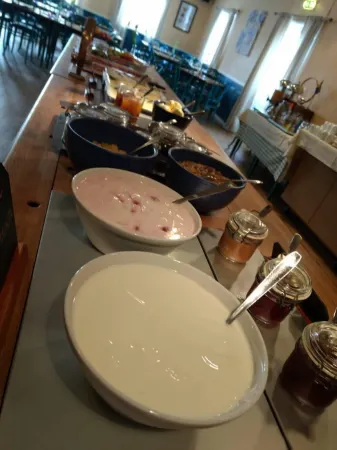 Broby Gästgivaregård Отели в г. Сунне