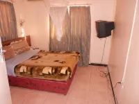 Wane Guest Lodge - โฮมสเตย์