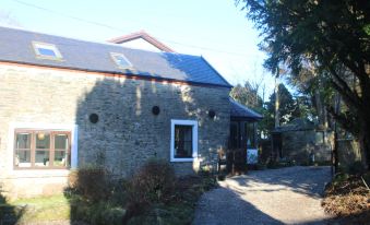 Yewtree Cottage - 'The Art House' and Garden