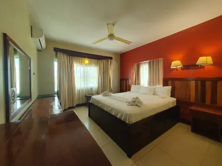 Caye Caulker Plaza Hotel Отели рядом с достопримечательностью «San Pedro Belize Express»