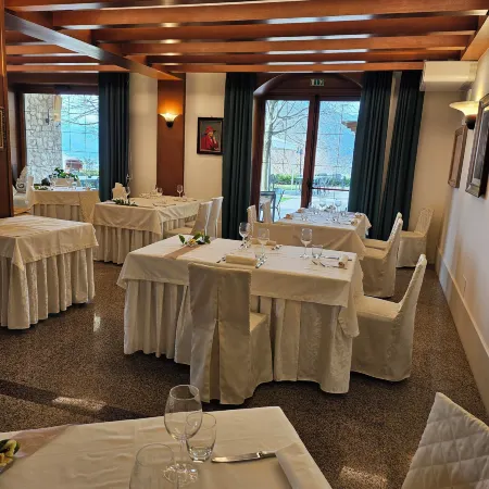 Hotel Ristorante la Rua Отели в г. Тьене