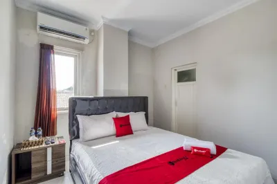 RedDoorz Near Condongcatur Bus Station Hotels in Kecamatan Depok