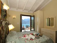 Le Petit Palais Villa Hotels in Plesio