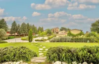 Luxury Resort in the Tuscan Countryside Hotel in zona Chiesa Parrocchiale dei SS. Pietro e Andrea