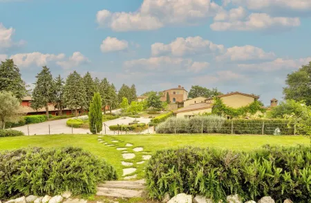 Luxury Resort in the Tuscan Countryside