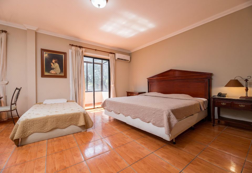 Hotel Puerta del Rey - Housity