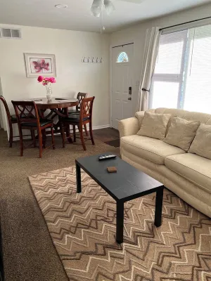 Lovely 2-BR Apt Fully Furnished! Master long Suite Các khách sạn gần Mercyhurst University