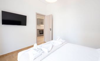 Modern 2-Bedroom Gem Close to Metro