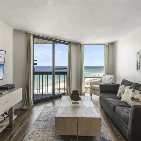 The Scallop by Brightwild-Beachfront Condo