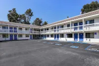 Super 8 by Wyndham Livermore