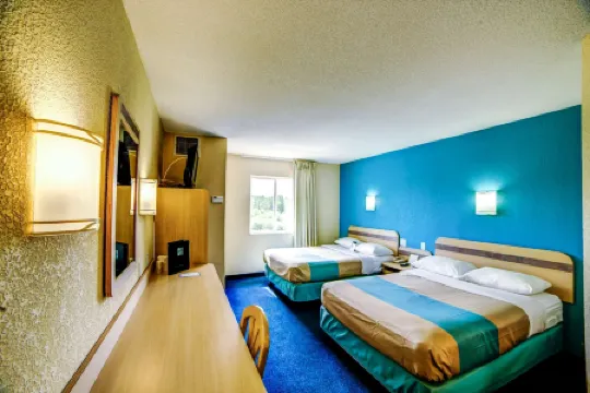 Motel 6 Huntsville, on