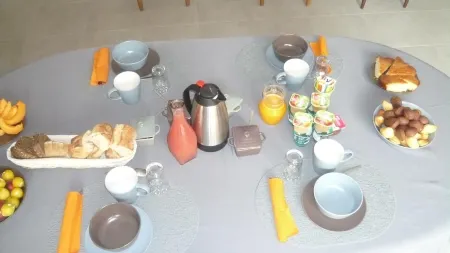 Chambres d'hôtes, B&B climatisées la Borrellienne Отели в г. Мазог