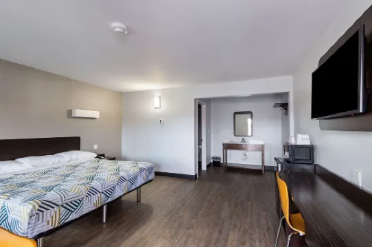 Motel 6 Show Low, AZ