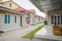 RedDoorz Syariah Near Watervang Lubuk Linggau 2 Hotels in Taba Jemekeh