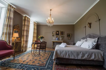 Domaine de Chalaniat Отели в г. Сен-Жульен-де-Копель