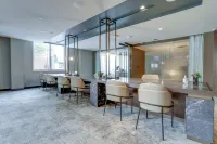 Cozy Apartments Near the Metro