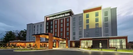 Hilton Garden Inn Mattoon Отели рядом с достопримечательностью «Бейкер Филд»