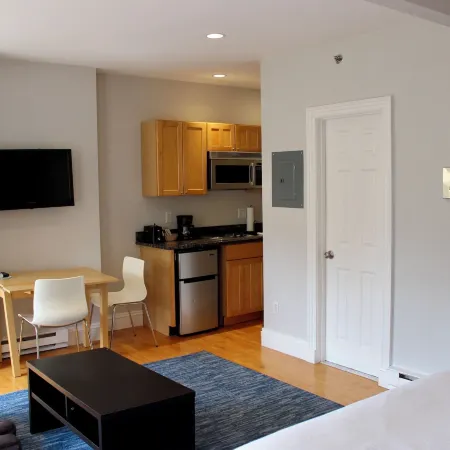 Maverick Suites at 402 Columbus Ave