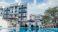 Elizabeth Golf Apartment - Pools