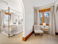 Stratton Creek Inn Hotels in Newfield