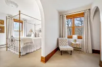 Stratton Creek Inn Hotels in Newfield