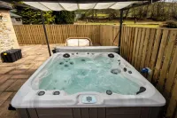 Colleton Cottage at Lovelady Shield- with Hot Tub Hotels in Alston