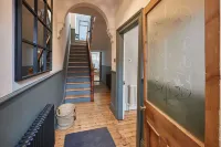 Host & Stay - Emerald Residence