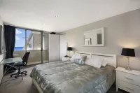 Redvue Luxury Apartments Hotels in Redcliffe