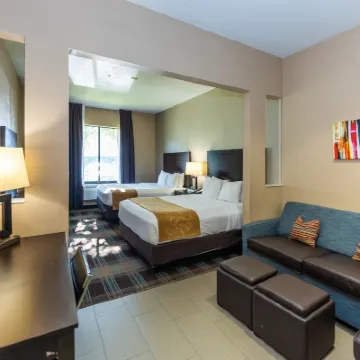 Comfort Suites Houston West at Clay Road Hotels near New Life Church