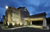 Holiday Inn Express & Suites Maumelle - Little Rock NW Hotels near The Villa at River Pointe Drive
