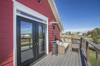 The Bird House of Frederick with Open Space & Lake Views!