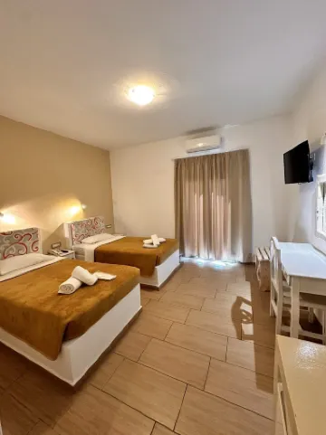 Omiros Hotel Отели рядом с Аэропорт Санторини