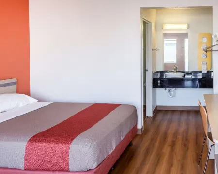 โมเทล 6 เบเกอร์สฟีลด์ แคลิฟอร์เนีย - ศูนย์จัดงานประชุม โรงแรมในเบเกอร์สฟีลด์