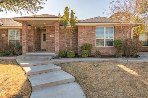 Right At Home-Midland Monterrey House