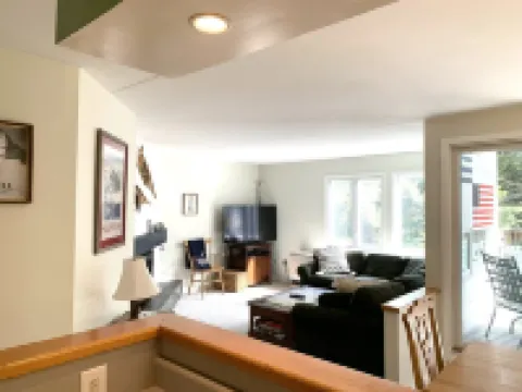 Year Round Green Mountain Escape - Ski - Swim - Tennis - Hike - Golf