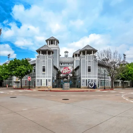 Central Frisco Townhouse | Walk to Cafes & Bars