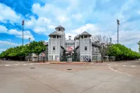 Central Frisco Townhouse | Walk to Cafes & Bars Hotels near Grand Park