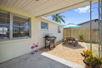 Lakeside Paradise Hotels near Key Vista Nature Park