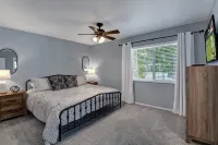 Pool and Spa. BBQ. Close to Coachella. EV Charger