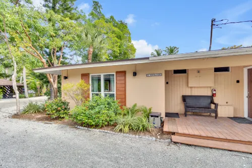 Complimentary Bikes and Close to Lighthouse - Charming Coastal Haven Hotels in Sanibel