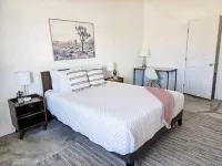 2 Acres w Views, Hot Tub, Pet Friendly, Full Kitchen, Game Room, EV Charger!