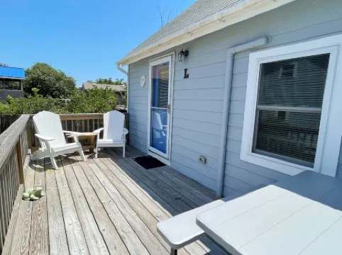 Charming Cottage with Dock and Cozy Atmosphere - Delightful Retreat