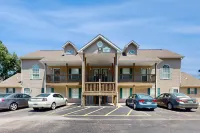 Fantastic Home Close to Water w/Private Washer and Dryer, Free WiFi, Balcony Hotels in Branson