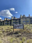 Ski-in Access and Modern Furnishings - Charming Mountain Getaway Hotels in Granby