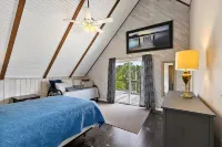 Charming Beach Retreat with Spacious Living and Fun Backyard - Delightful Escape