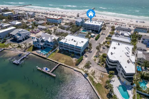 Heated Pool, Hot Tub, and Tennis Court - Stunning Gulf View Haven Hotels in Bradenton Beach