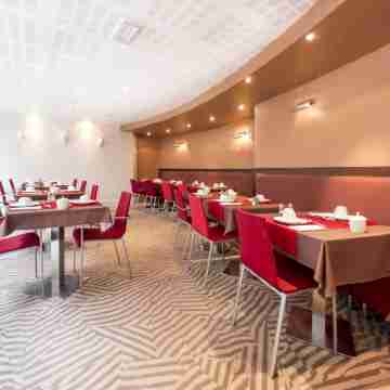 Hôtel le Pré Carré Dining/Meeting Rooms